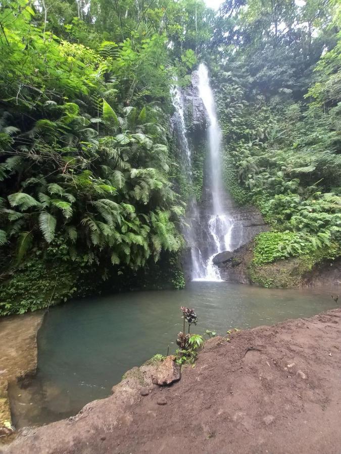 Munduk Tutub Waterfall View Exterior photo